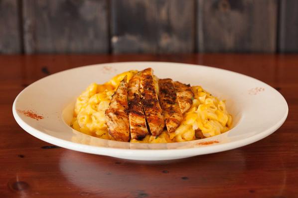 Savory chicken with cheesy pasta dish